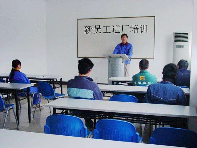 安心找工作揭秘 黑中介送100多人無一人成功進廠,卻樂得美滋滋